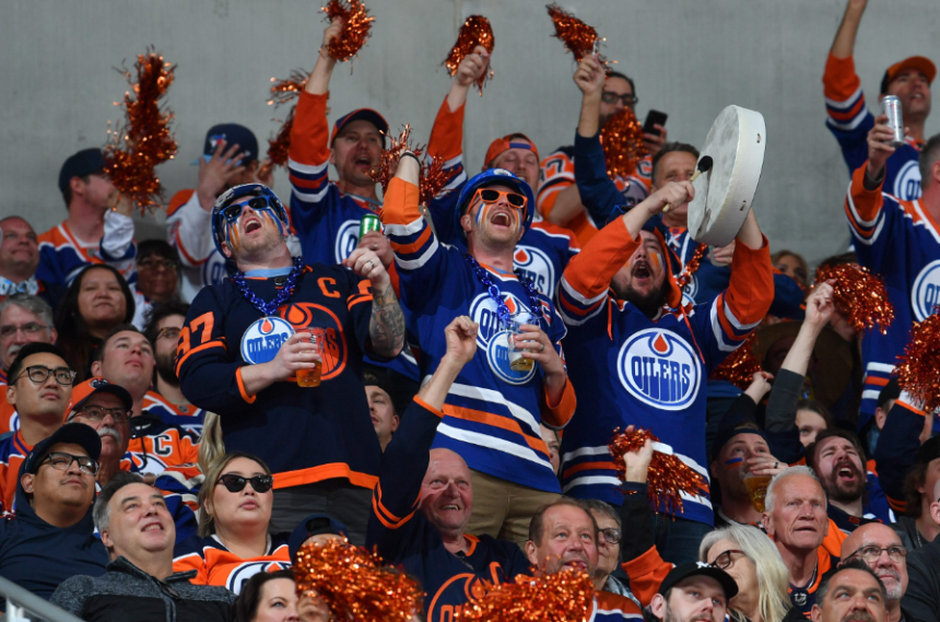 Oilers fan flash not censored